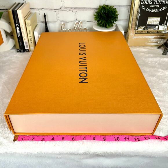 Louis Vuitton Large Magnetic Closure Storage Box and Shopping Bag Set NEW - Picture 6 of 7